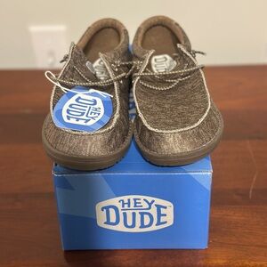 NEW in BOX Hey Dude! Wally Moccasins size 4Y (Womens 5.5)